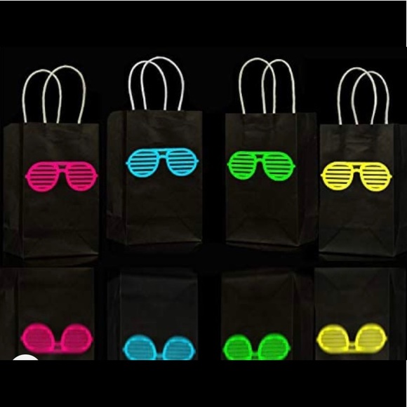 Glow In the Dark Party Bags - Picture 1 of 3